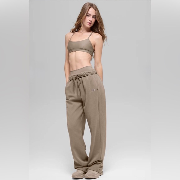 ALO Yoga Pants - ALO Yoga Accolade Straight Leg Sweatpant in “Gravel”